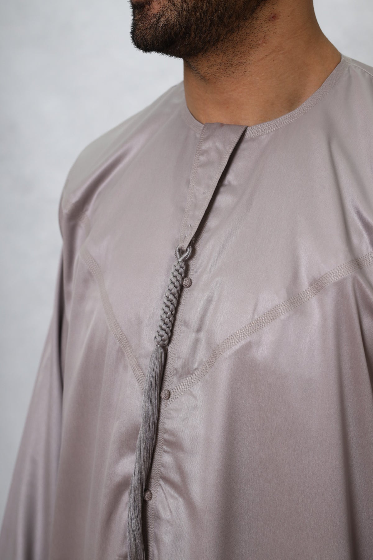 Emirati Biege Thobe